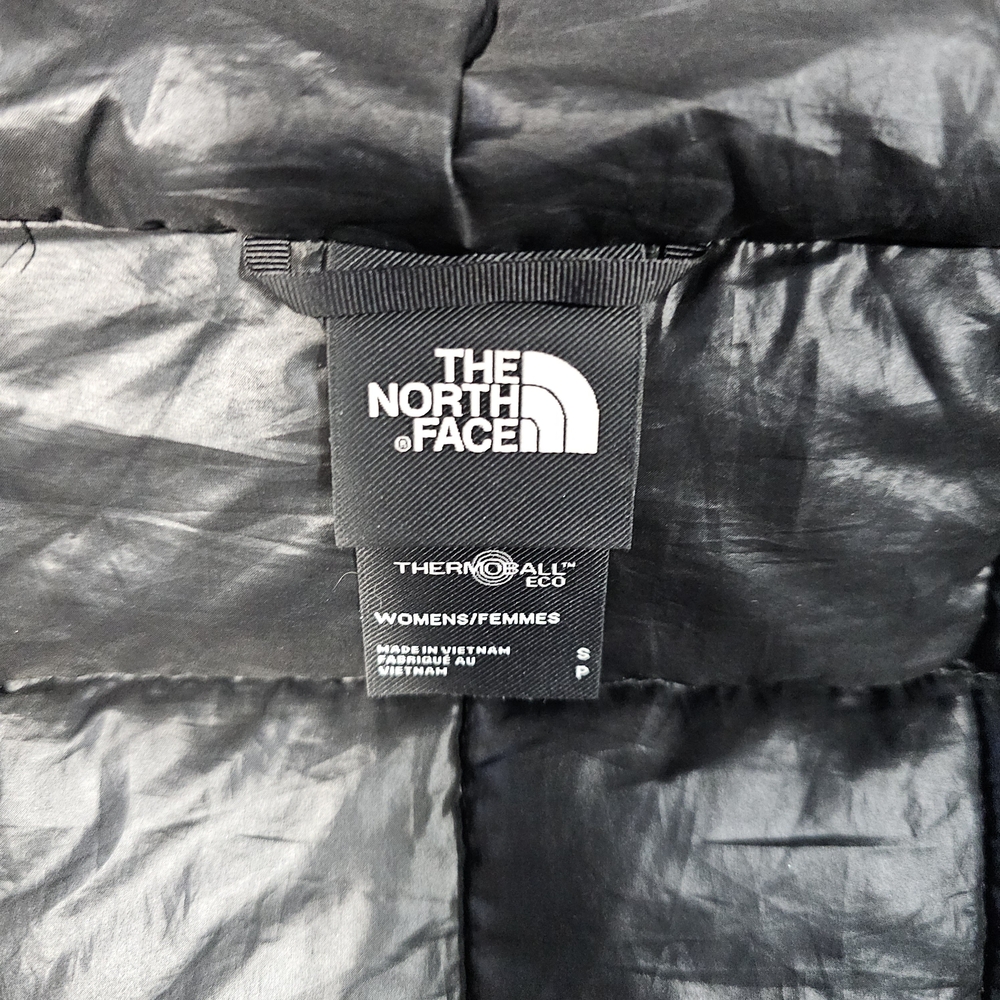The North Face Women's Black Puffer Coat - Picture 9 of 16